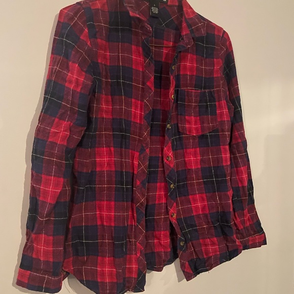 Gorgeous plaid flannel! - Picture 3 of 3